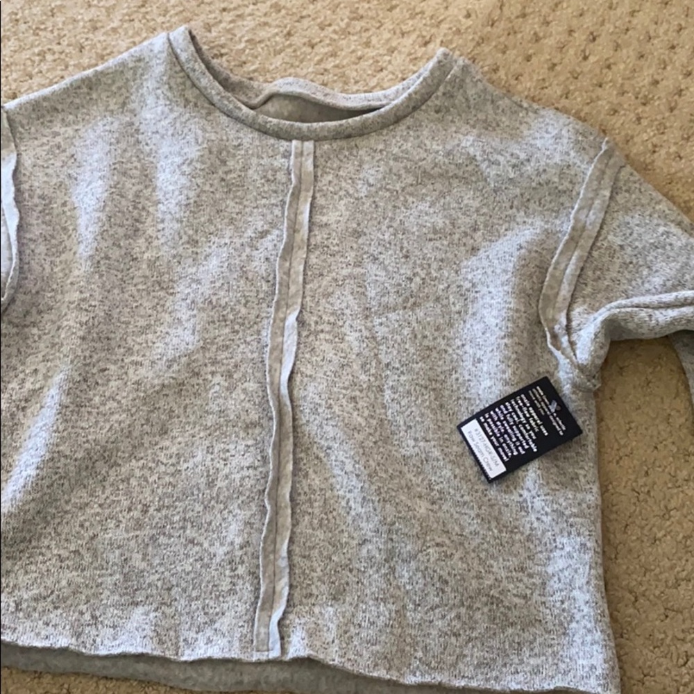 Sweat shirt gray sizes/m sold out Onzie brand
